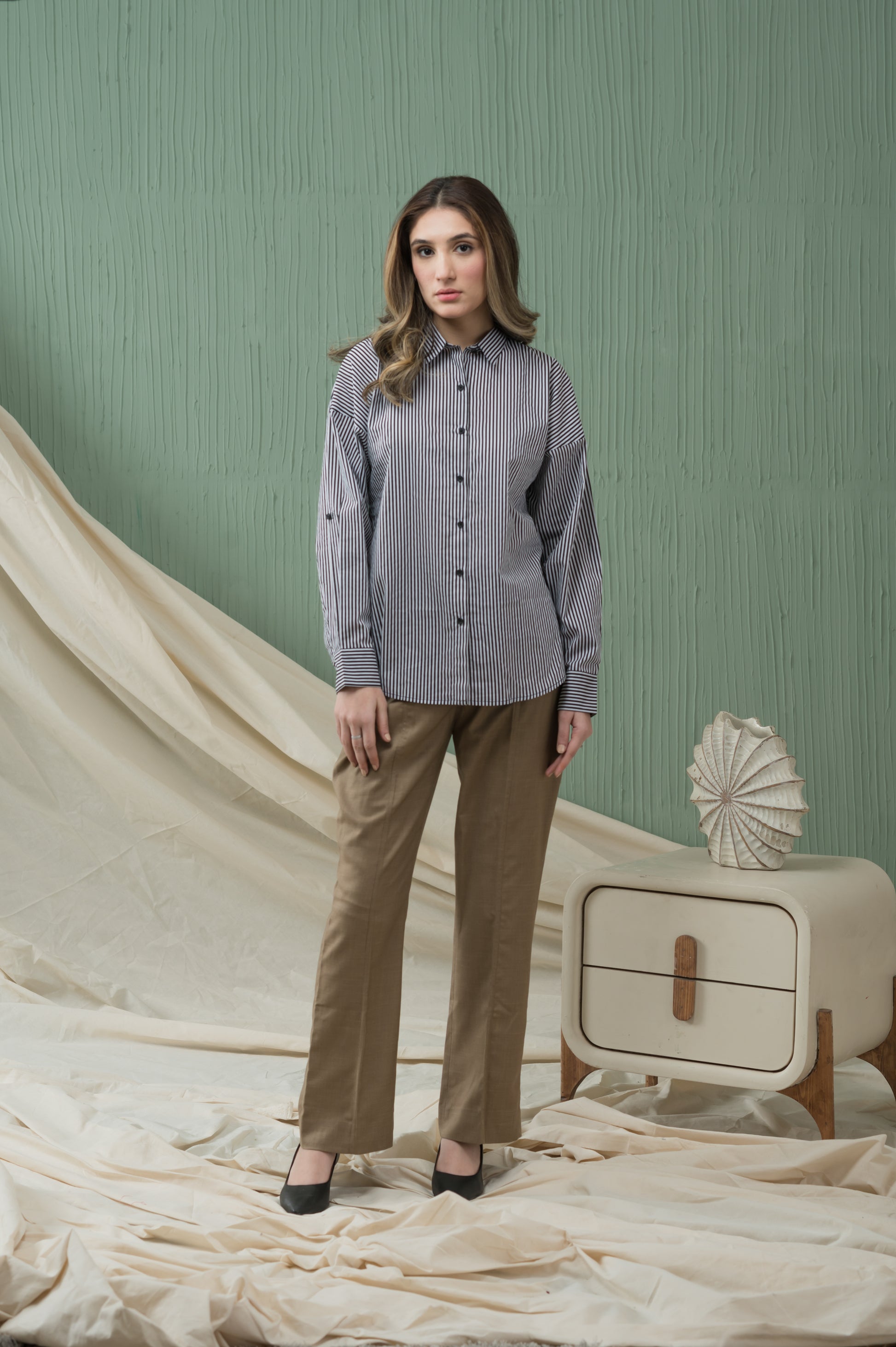 Linear Luxe-MLVEDA-Timeless by Waliya Noor